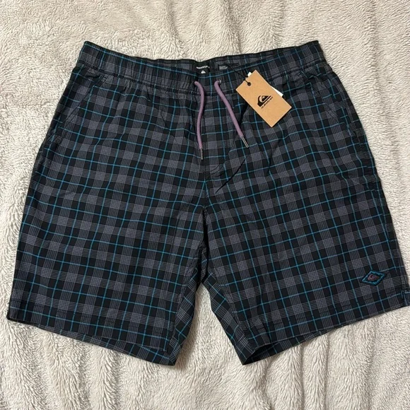 Quiksilver Men’s Shorts - Picture 1 of 7